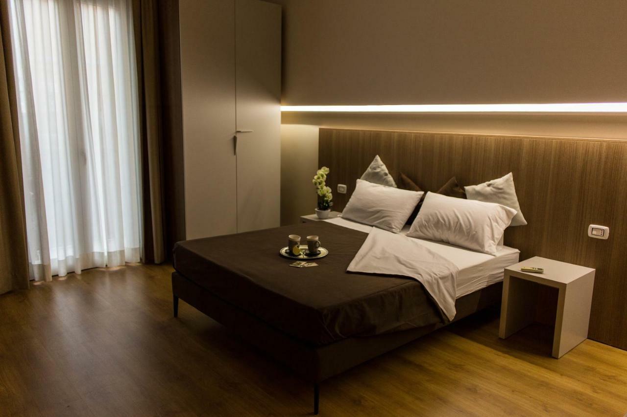 Le Affacciate Bruzie Home Guest House Козенца Экстерьер фото